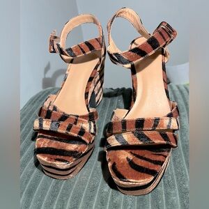 Size 10 UO Velvet Tiger Platform Heels